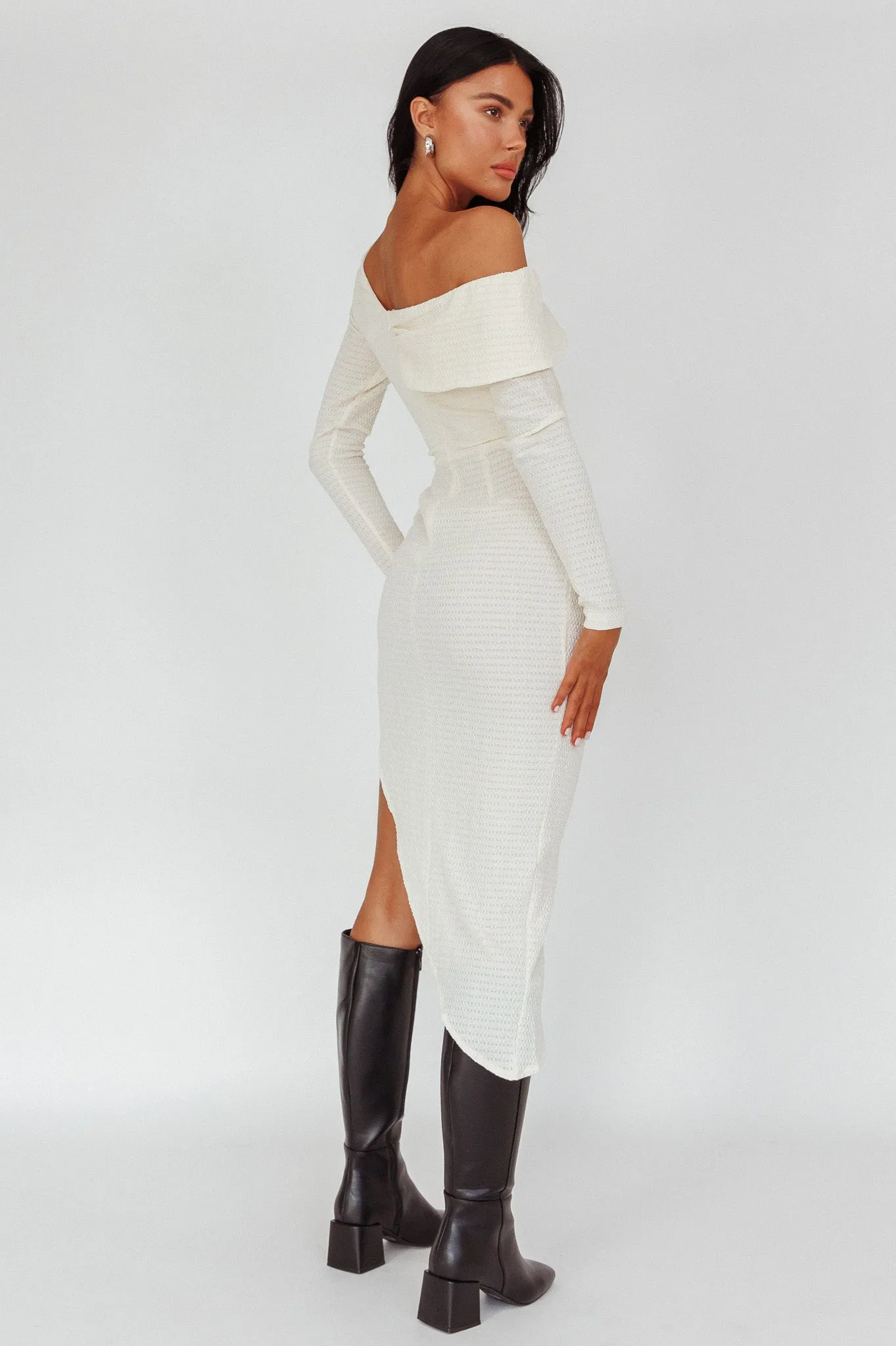 Annalora One-Shoulder Long Sleeve Midi Dress Cream