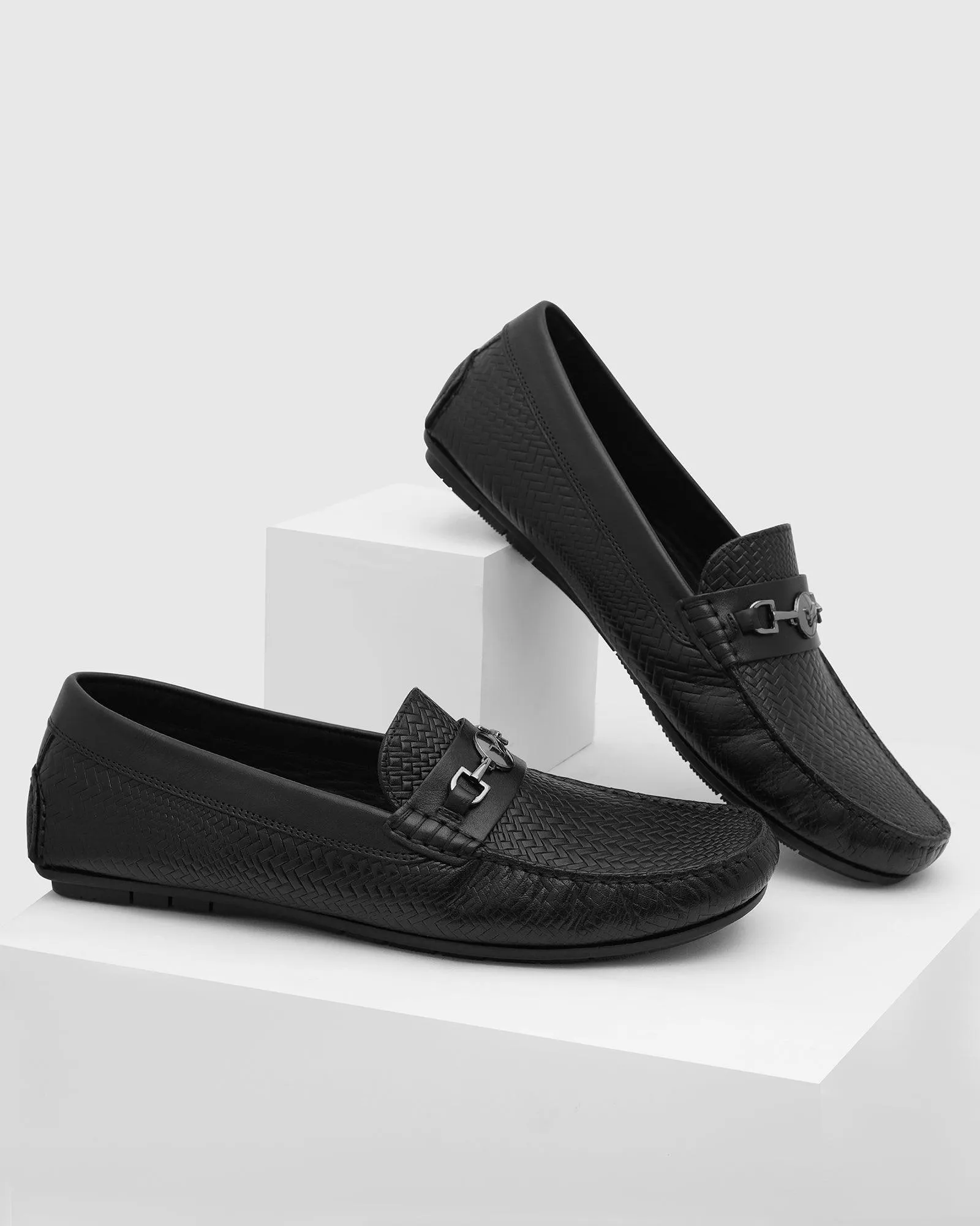 Leather Casual Black Textured Loafer Shoes - Thread