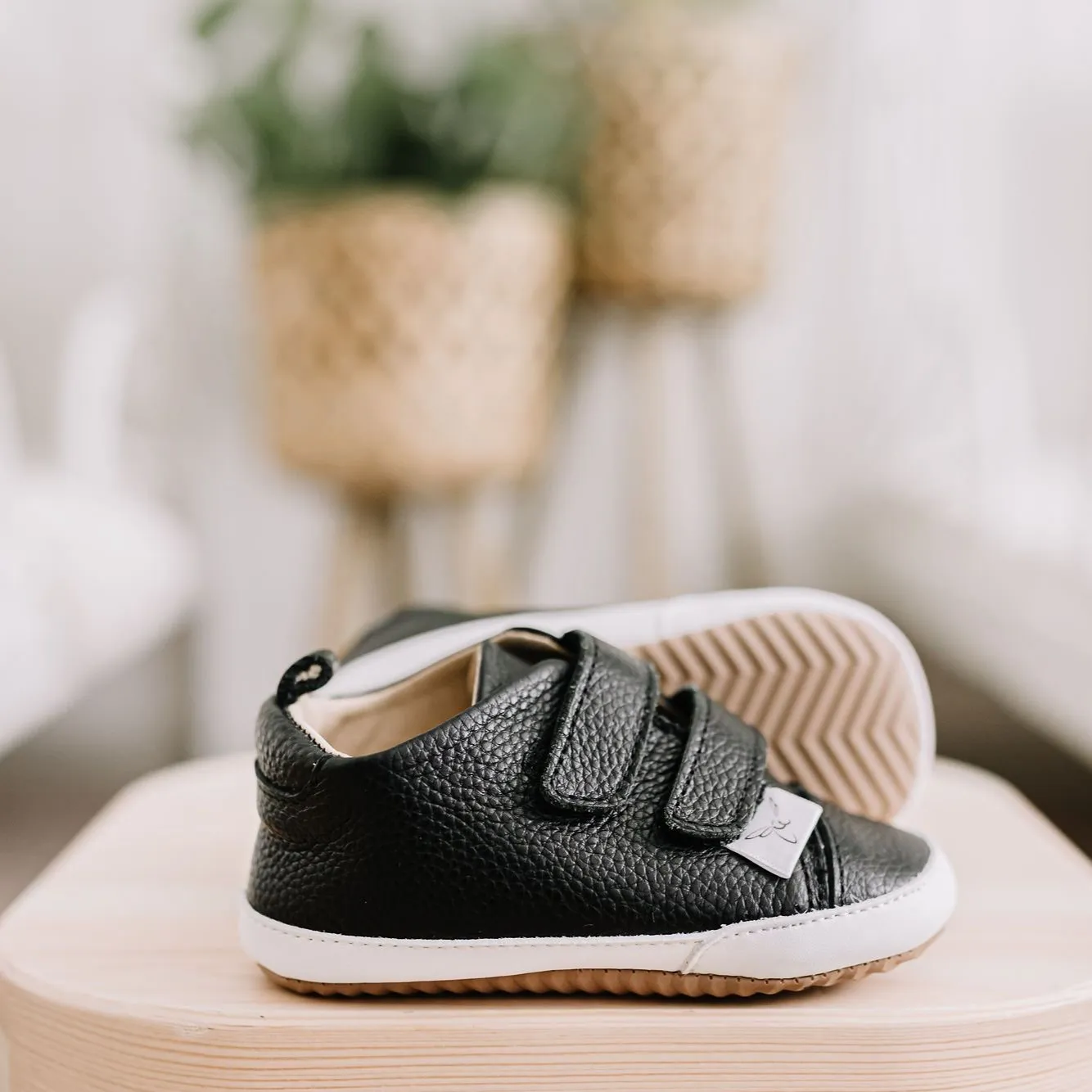 Little Love Bug Casual Black Low Top